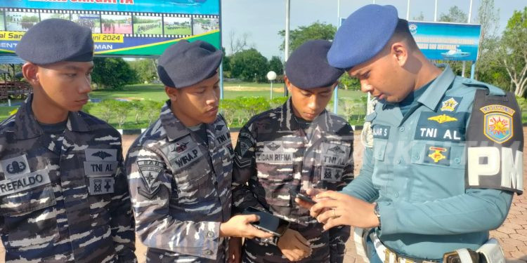 Lanal Sangatta Gelar Razia HP Prajurit, Berantas Judi Online dan Pinjaman Online